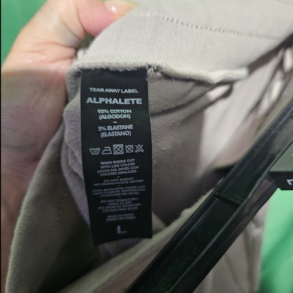 Alphalete Womens Cream Joggers Size Large EUC Waist 32 Inseam 30 - Picture 3 of 4